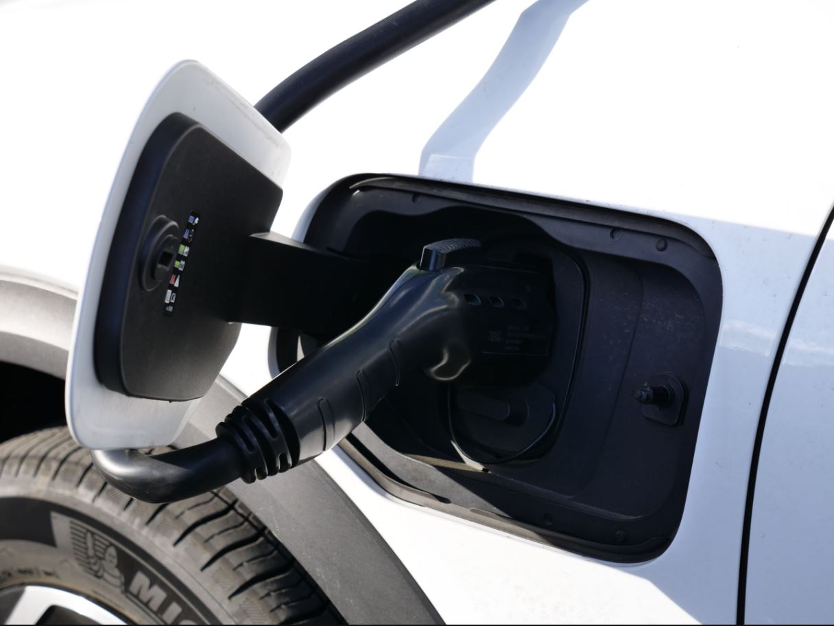 Electric & hybrid vehicles maintenance at Kennington Garage